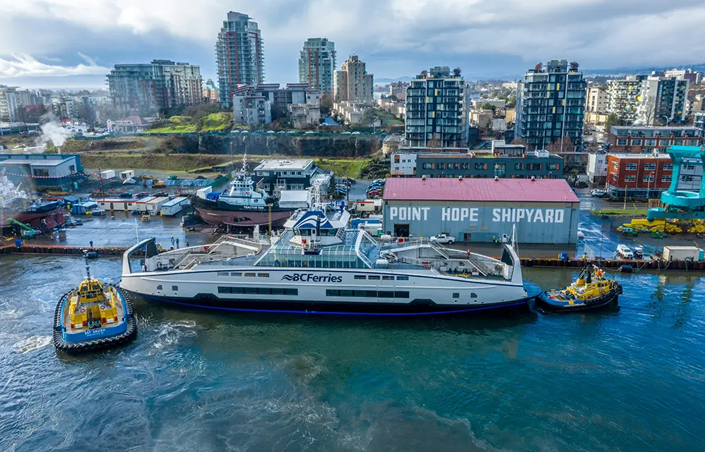 A SAAM Towage Canadá transporta as novas balsas elétricas para os últimos testes